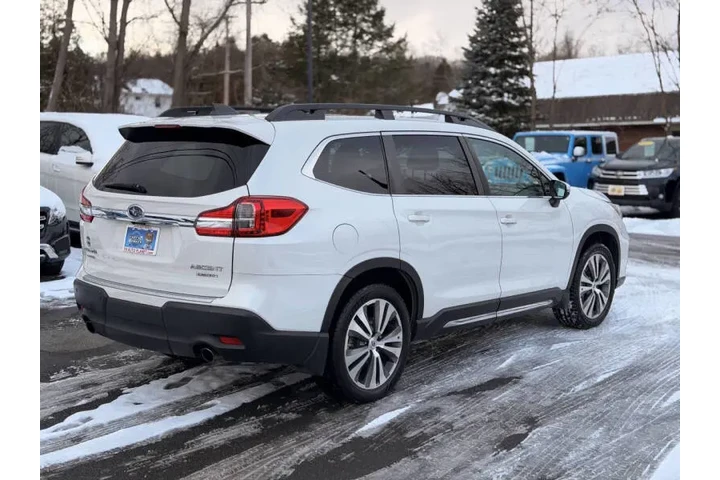 $14500 : 2020 Ascent Limited 7-Passeng image 8