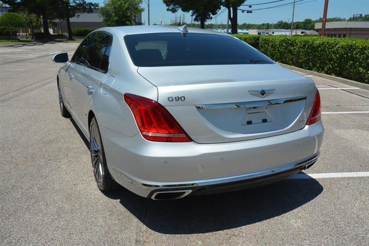 2017 Genesis G90 3.3T Premium image 9