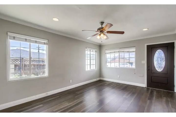 $2700 : WALNUT PARK/ HUNTINGTON PARK image 3