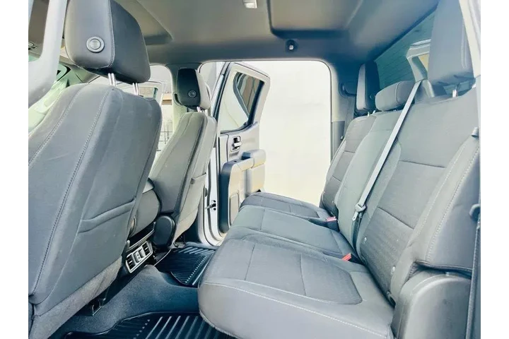 $31995 : 2021 Silverado 1500 LT Crew C image 10