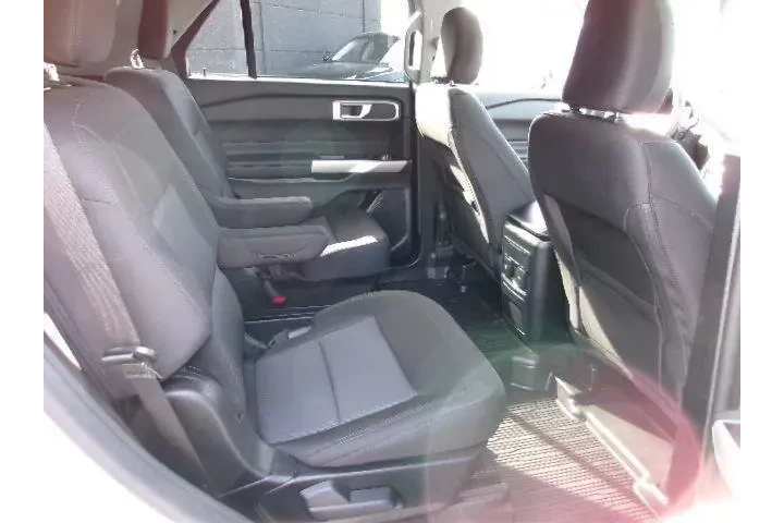 $31695 : Ford Explorer 2023 AWD XLT 4 image 5