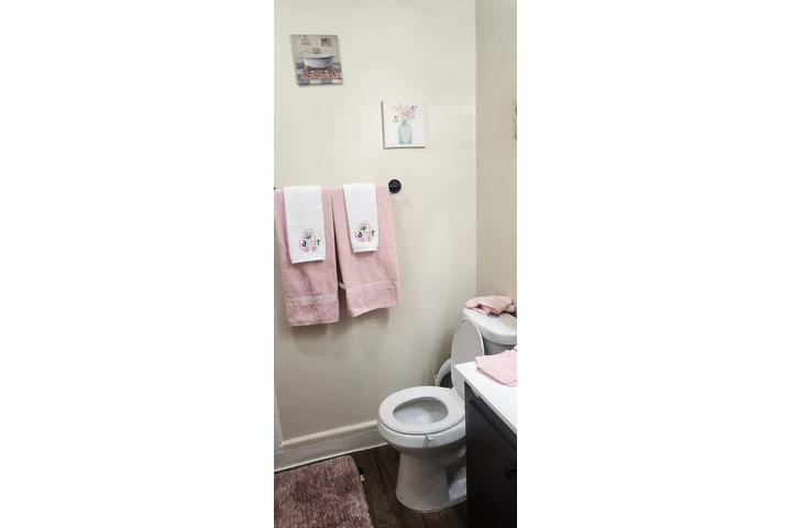 $800 : Se renta recámara image 4