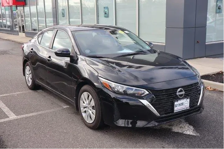 $17304 : Nissan Sentra 2025 S 4dr Sed image 3