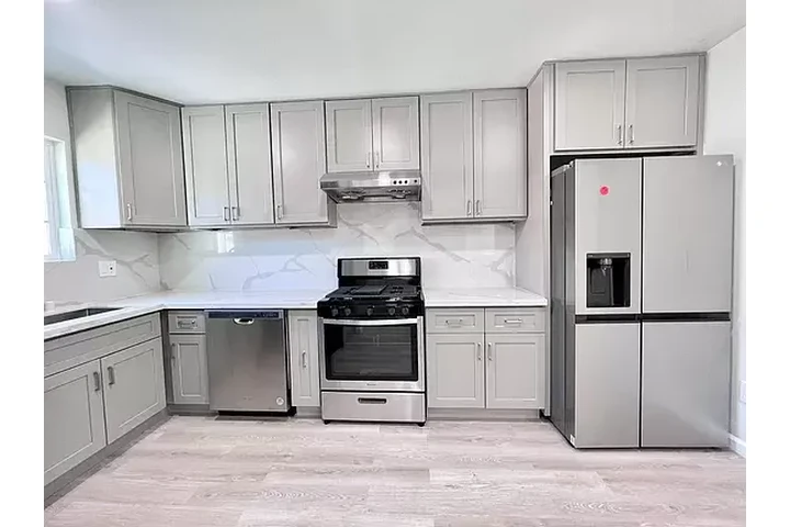 $1000 : 1bed Apartamento OYSTER BAY,NY image 1