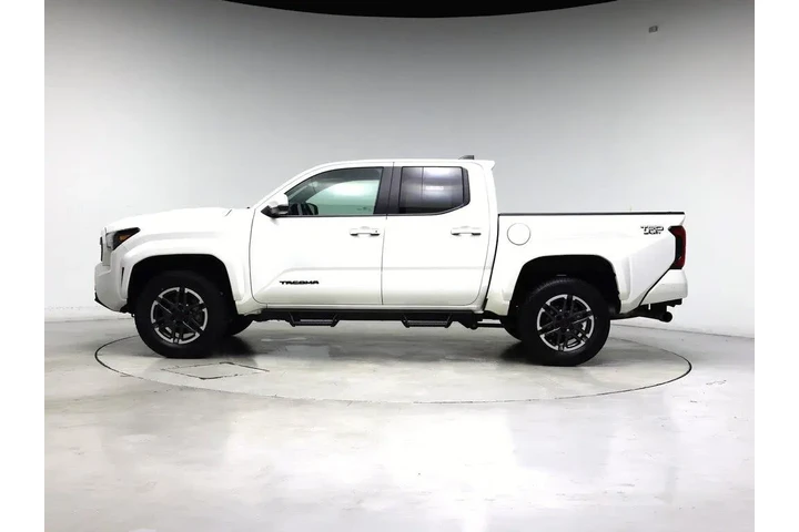 $37998 : Toyota Tacoma 2024 4x2 TRD S image 3