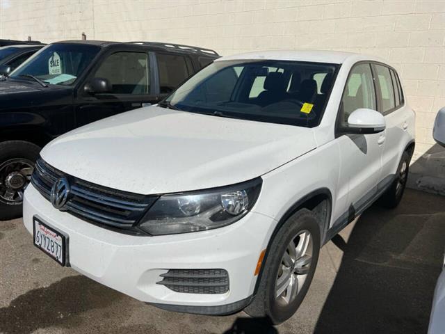 $10000 : 2013 Tiguan S 4Motion image 2