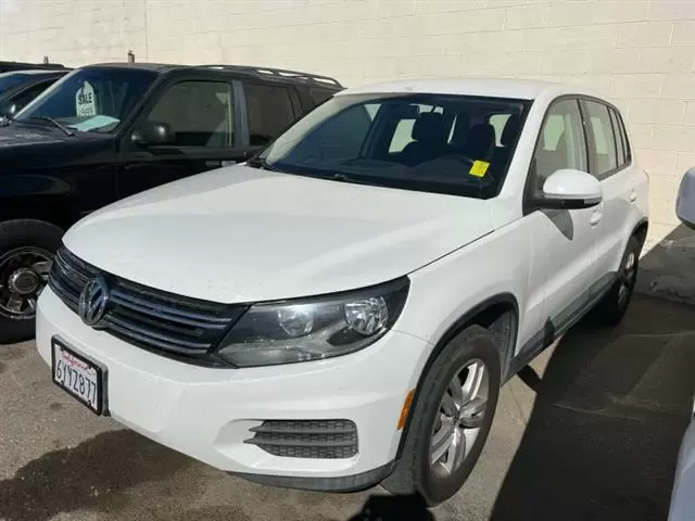 $9300 : 2013 Tiguan S 4Motion image 2