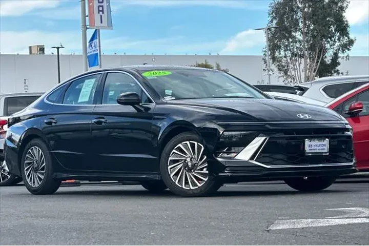 $28588 : Hyundai SONATA Hybrid 2025 S image 1