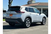$22985 : Nissan Rogue 2023 SV 4dr Cro thumbnail