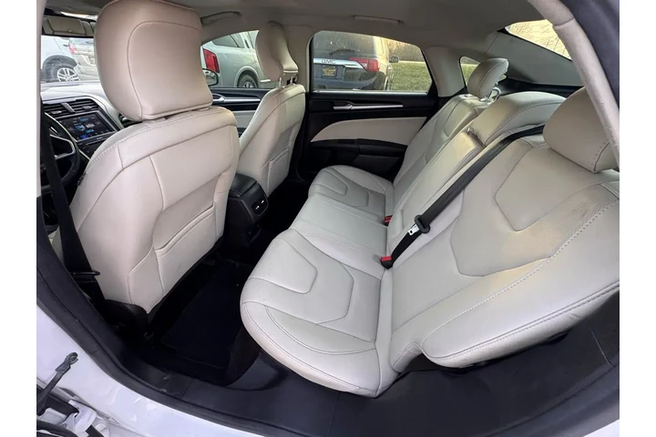 2017 Fusion Titanium AWD image 10