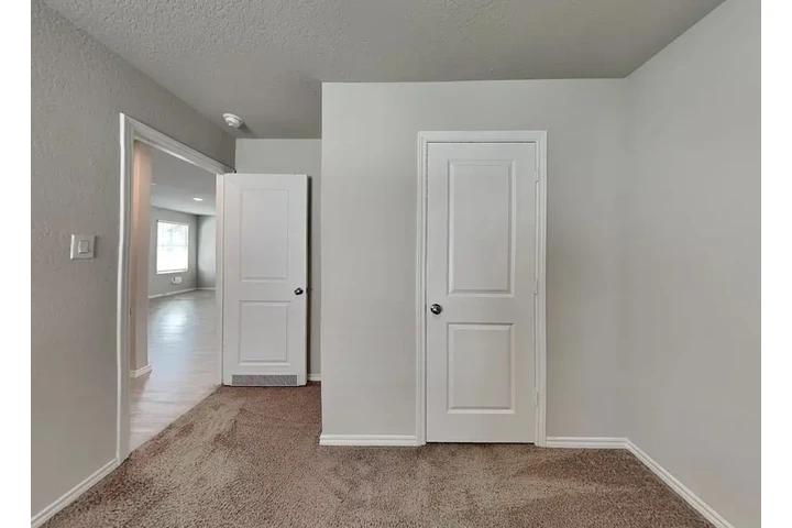 $1500 : Welcome to Glendale, a communi image 10