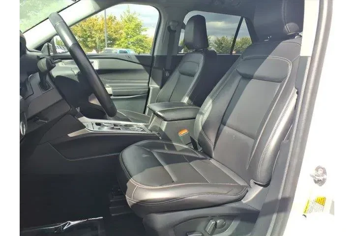$28897 : Ford Explorer 2024 AWD XLT 4 image 5
