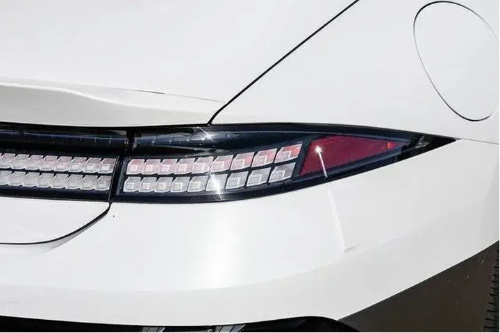 $27892 : Hyundai IONIQ 6 2025 SE 4dr image 8