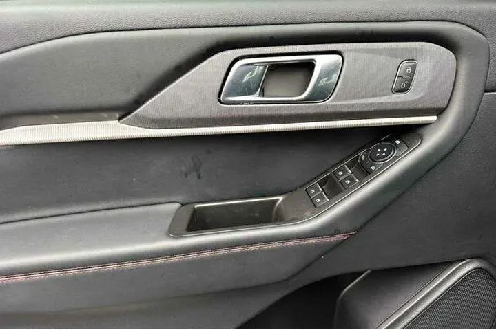 $39447 : Ford Explorer 2025 AWD ST-Li image 10