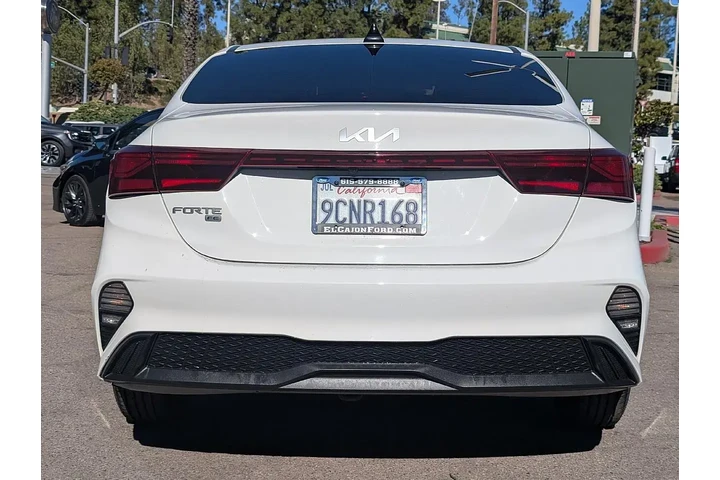 $15004 : Kia Forte 2023 LX 4dr Sedan image 9