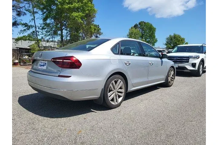 $14996 : Volkswagen Passat 2019 Wolfs image 2