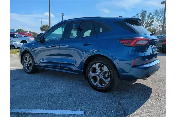 $21299 : Ford Escape 2023 ST-Line 4dr image 6