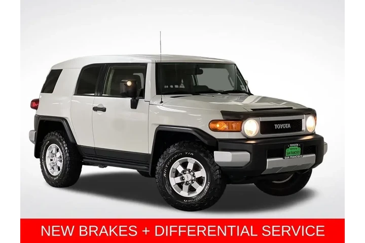 $36688 : 2014 FJ Cruiser 4WD 4dr Auto image 7