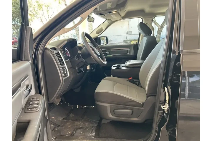 $24394 : Ram 1500 Classic 2024 4x4 SL image 5