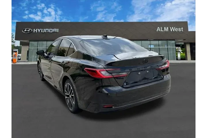$33420 : Toyota Camry 2025 XLE 4dr Se image 6