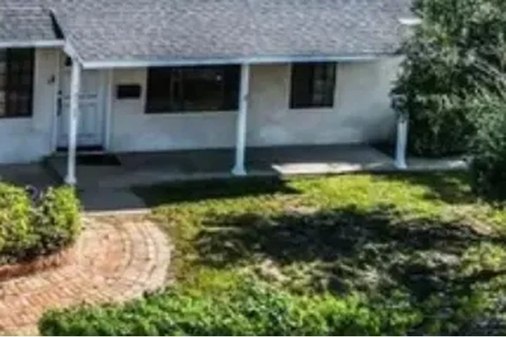 bienes y raíces image 1