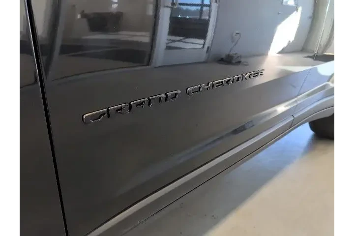 $30920 : Jeep Grand Cherokee 2023 4x4 image 10