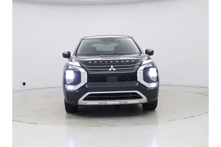 $25998 : Mitsubishi Outlander 2023 SE image 5