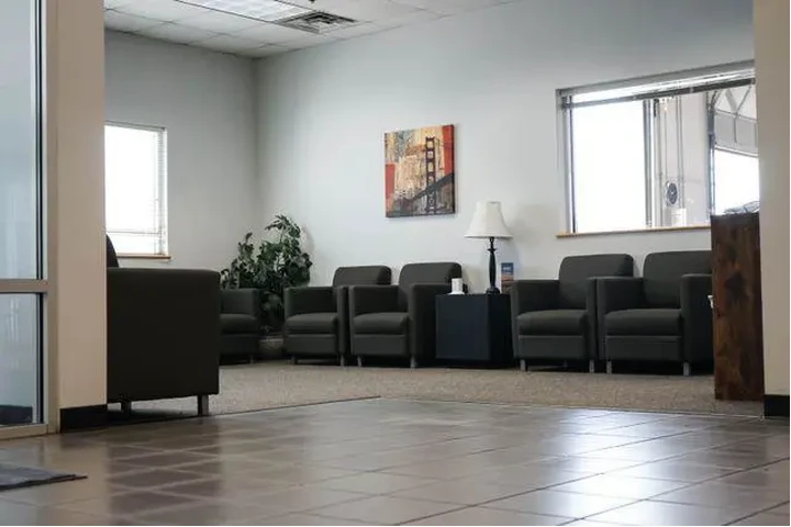 $22852 : Hyundai VENUE 2025 SEL 4dr C image 7