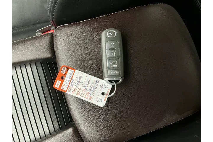 $16891 : Mazda Mazda3 2018 Touring 4d image 7