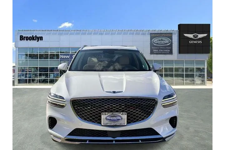 $34604 : Genesis GV70 2023 AWD 2.5T S image 10