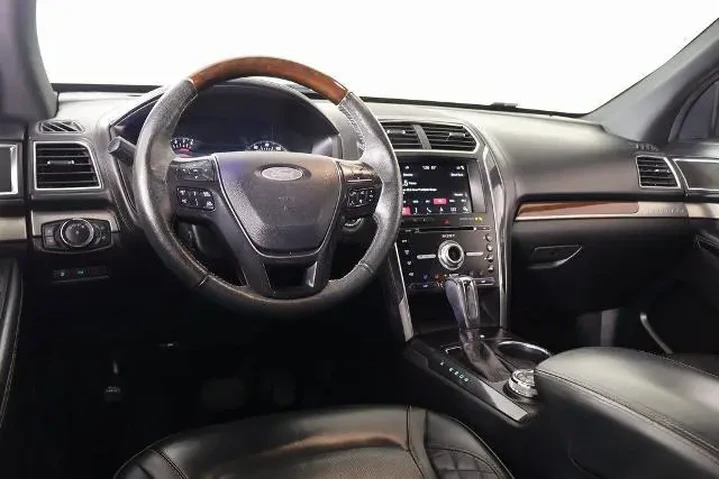 $16987 : Ford Explorer 2018 AWD Plati image 2