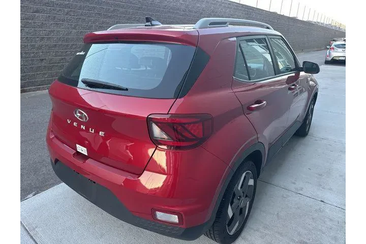 $17500 : Hyundai VENUE 2022 Limited 4 image 6