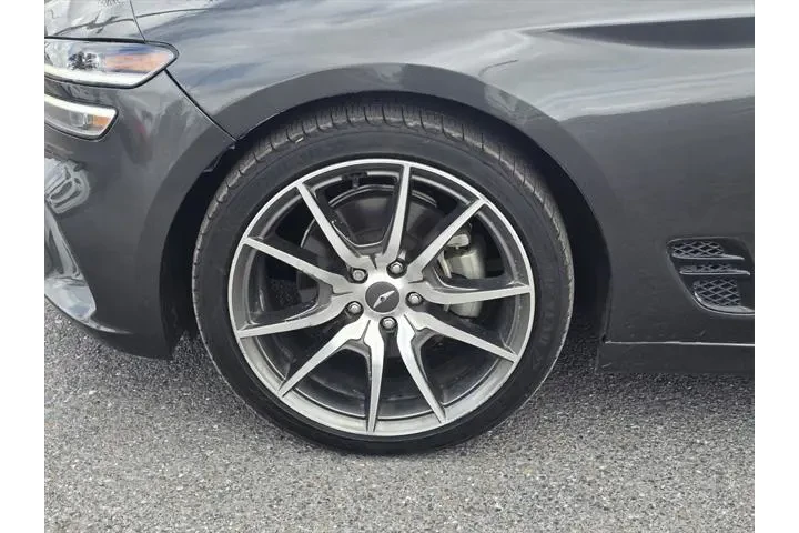 $28999 : Genesis G70 2023 AWD 2.0T 4d image 9