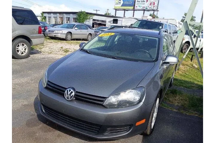 2010 Jetta SportWagen SE image 3