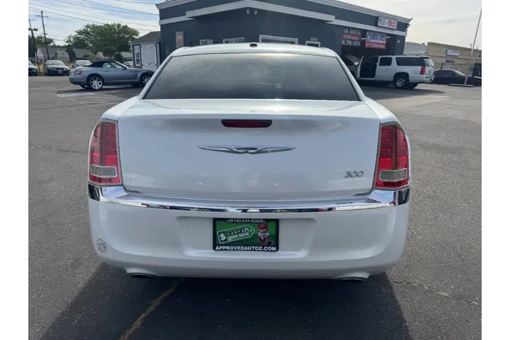 $9998 : 2011 300 image 7