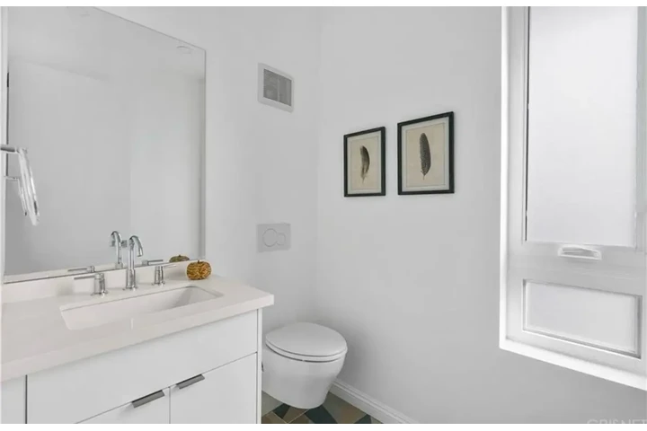 $2100 : 2 bed Apartment for rent in LA image 8