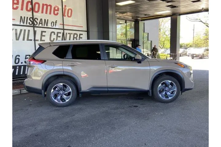 Nissan Rogue 2024 AWD SV 4dr image 4