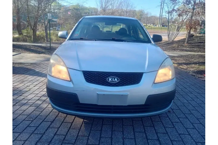 $3000 : 2009 Rio LX image 1