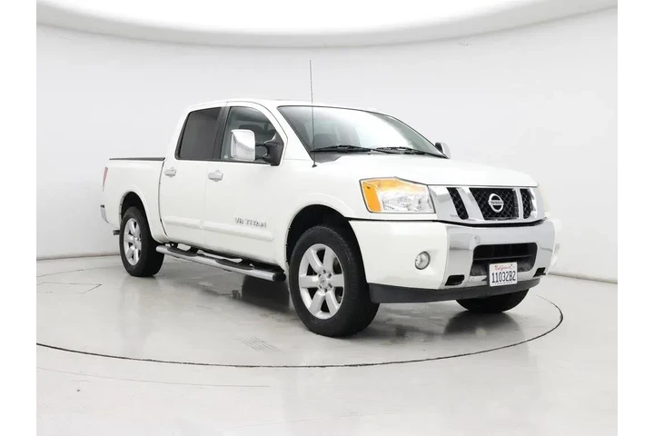 $26998 : Nissan Titan 2015 4x4 SL 4dr image 1