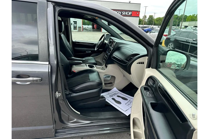 $6980 : 2019 Grand Caravan SXT Wagon image 9