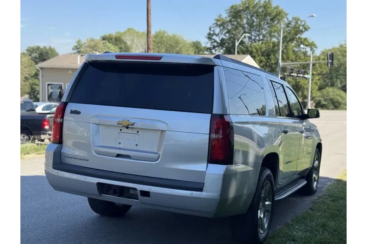 $12999 : 2018 Suburban LT image 6