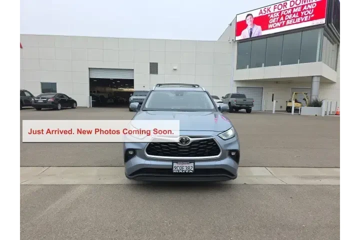 $32800 : Toyota Highlander 2023 L 4dr image 2