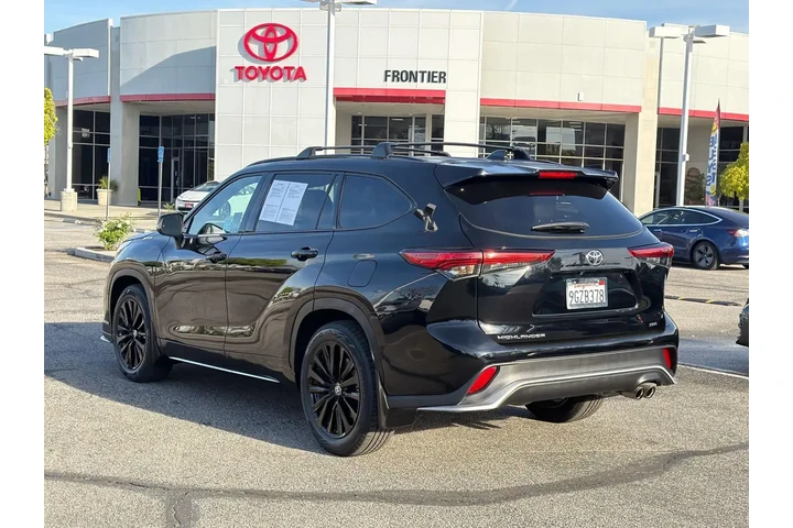 $37599 : Toyota Highlander 2023 L 4dr image 5