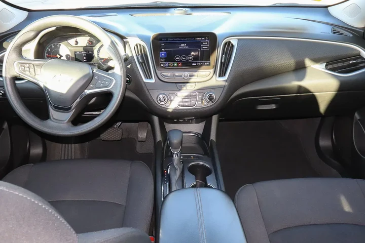 $16988 : 2024 Malibu LT image 10