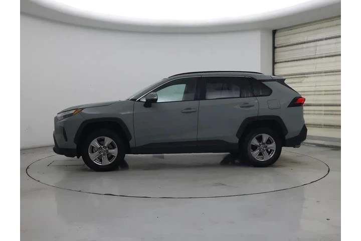 $26998 : Toyota RAV4 2023 AWD XLE 4dr image 3