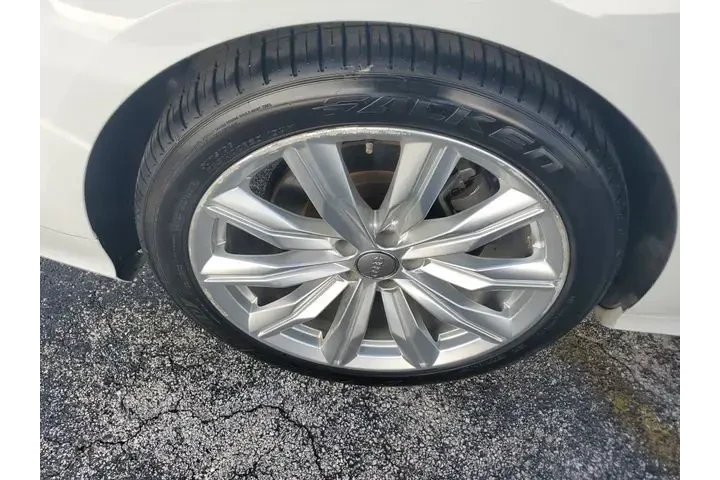 $17490 : Audi A8 L 2017 AWD 3.0T quat image 7