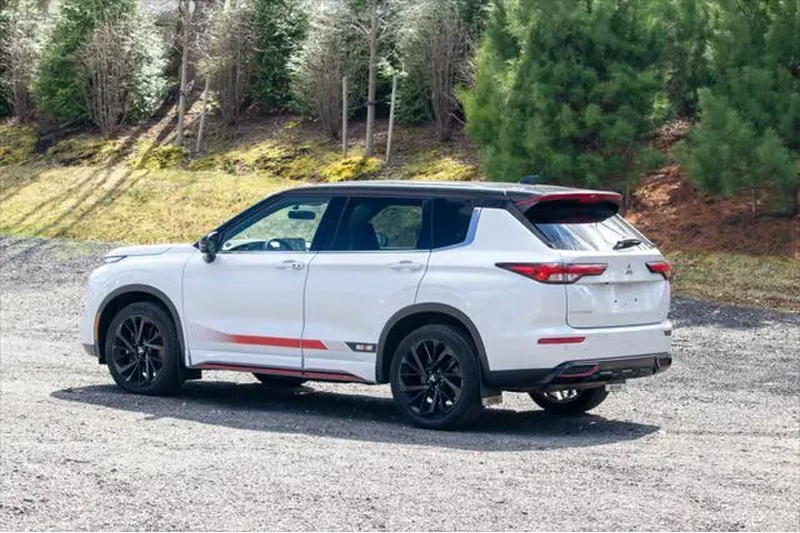 $24995 : Mitsubishi Outlander 2023 AW image 5