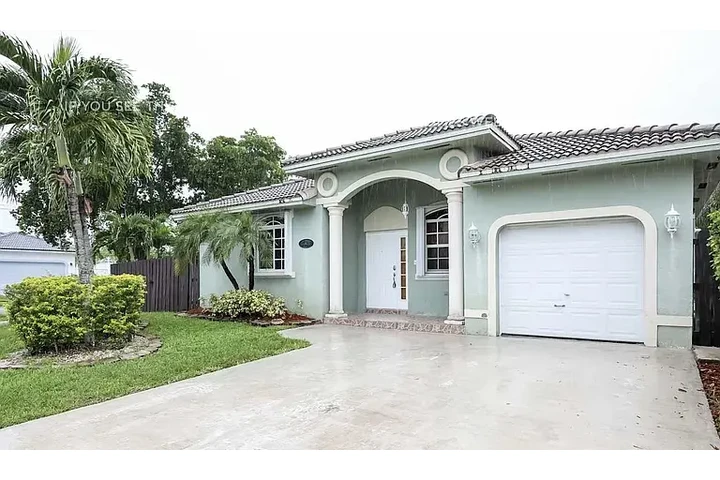 $1689 : HOUSE FOR RENT IN MIAMI FL image 10