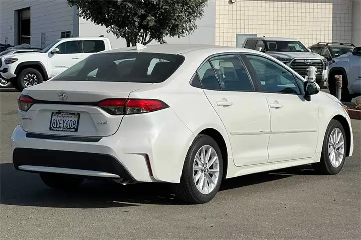 $23350 : Corolla XLE image 3