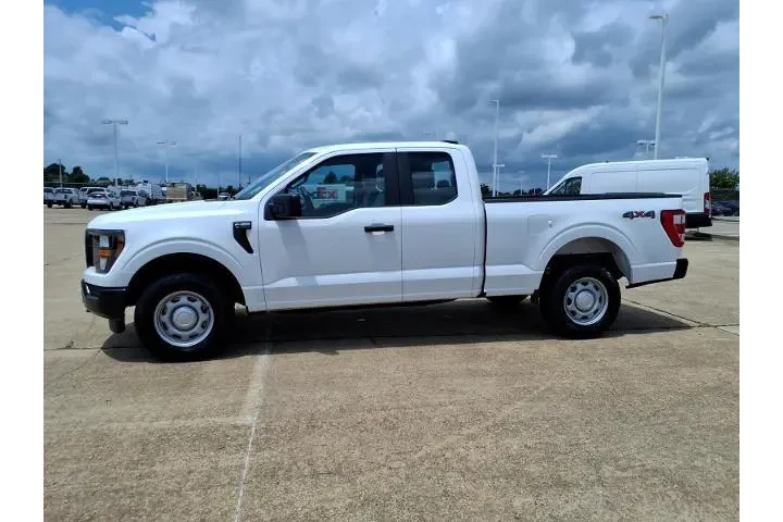 $34988 : Ford F-150 2023 4x4 XLT 4dr image 2